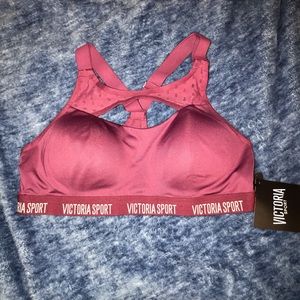 NWT Victoria’s Secret Sports Bra 32B